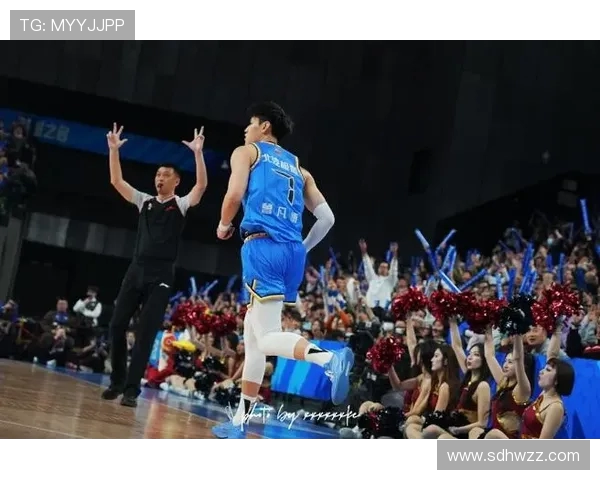 CBA精彩对决北京首钢与北控篮球队的巅峰对抗赛回顾