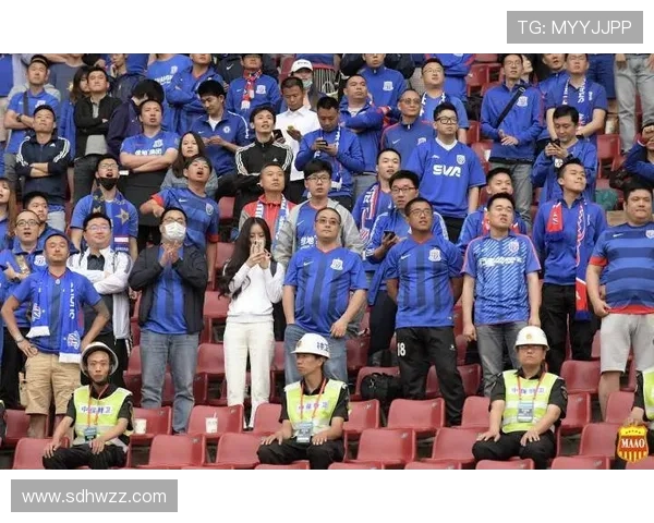 上海申花与权健激战正酣谁能在中超赛场上笑到最后